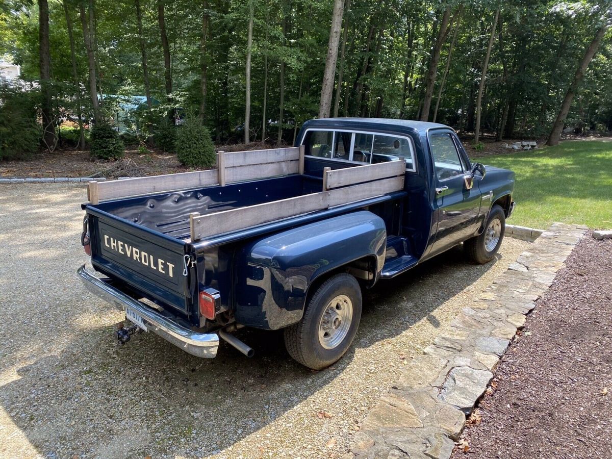 1987 Blue Chevrolet R20 Pickup