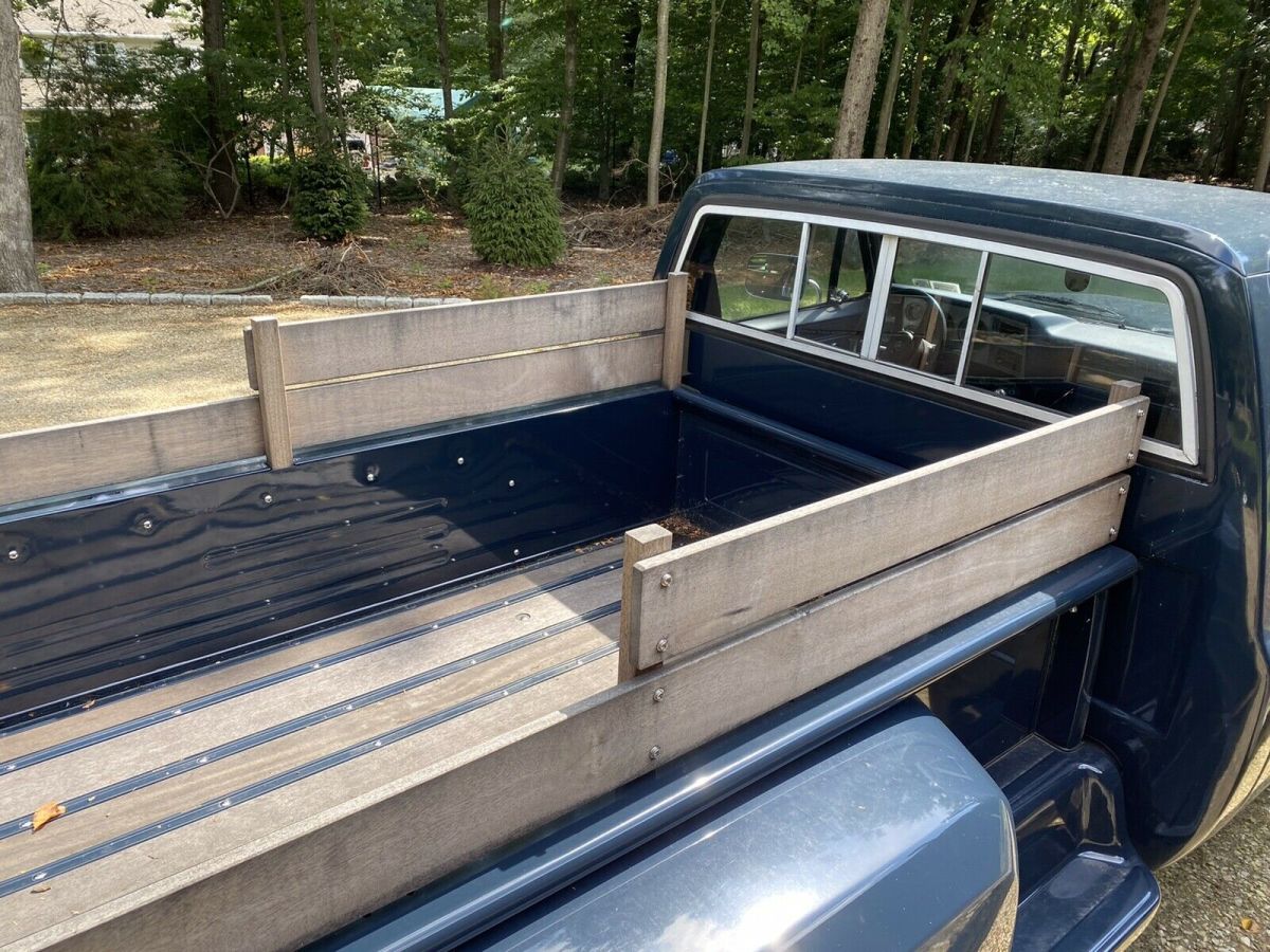 1987 Blue Chevrolet R20 Pickup