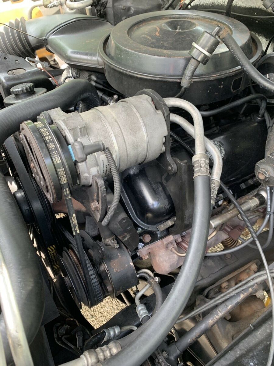 1987 White Chevrolet R20 Pickup