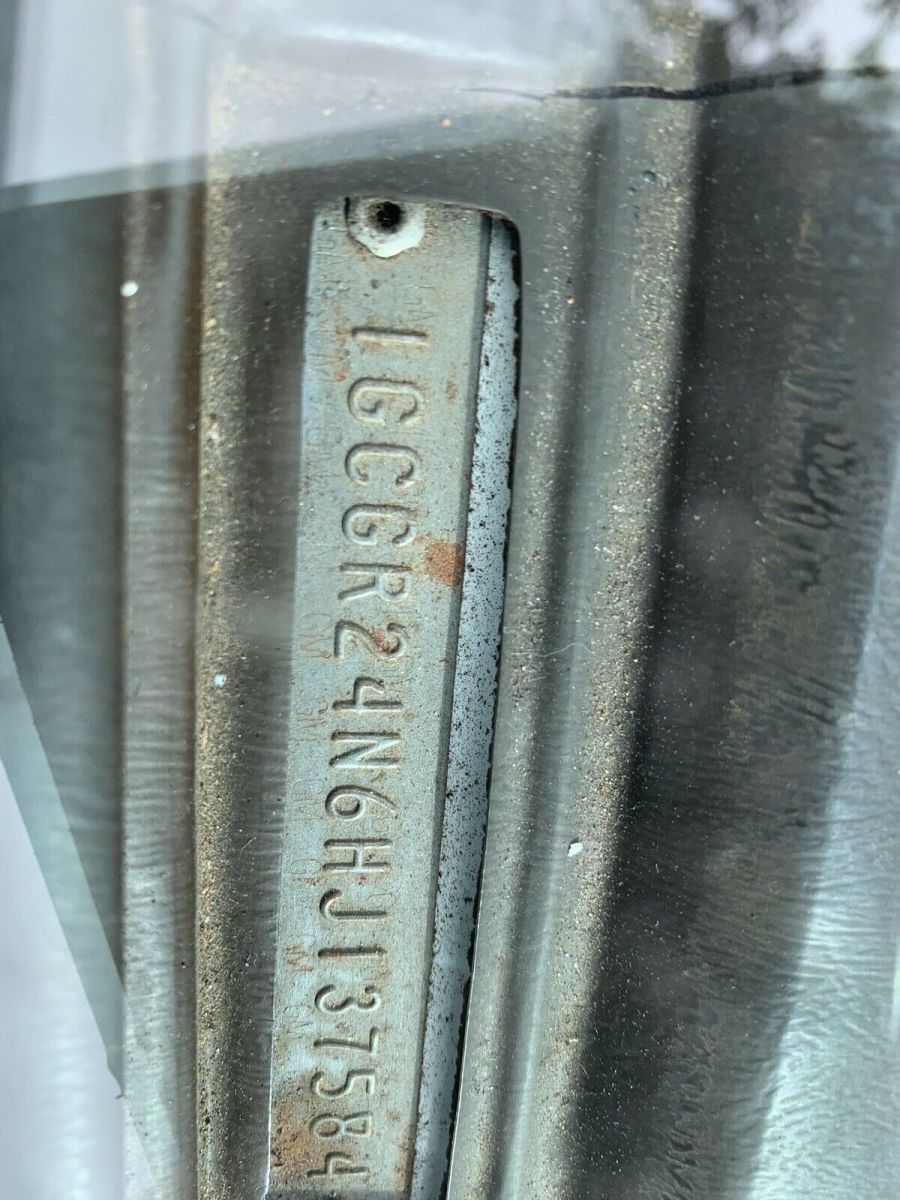 1987 White Chevrolet R20 Pickup