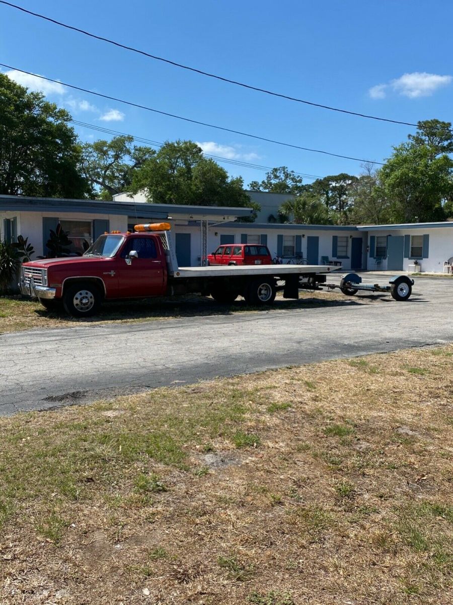 1987 Red Chevrolet R30