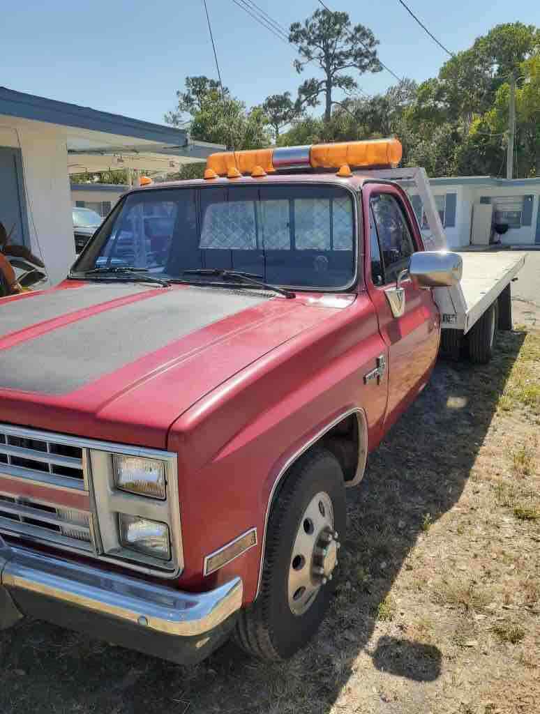1987 Red Chevrolet R30