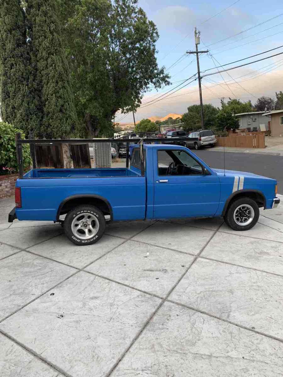 1987 Blue Chevrolet S10 Pickup