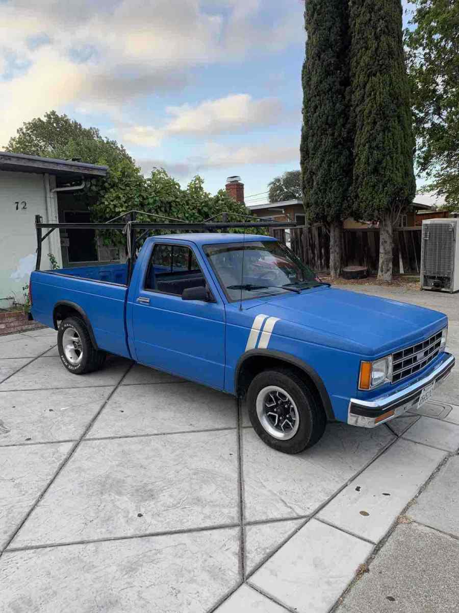 1987 Blue Chevrolet S10 Pickup