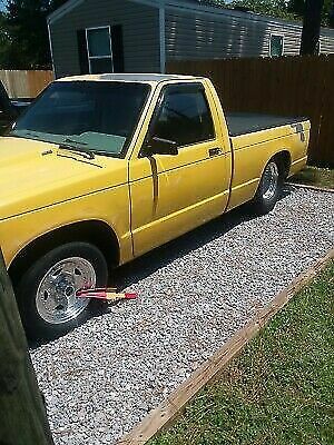 1987 Yellow Chevrolet S10 Pickup
