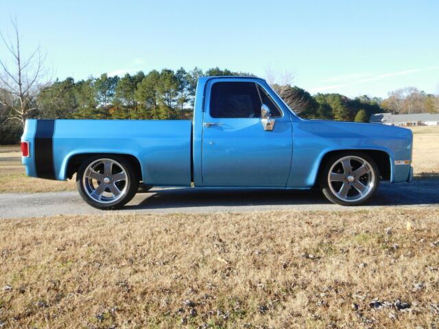 1987 Blue Chevrolet C-10 Short Box Fleet Side