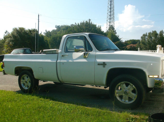 1987 White Chevrolet Silverado 1500 LWB PICKUP