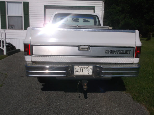 1987 White Chevrolet Silverado 1500 LWB PICKUP