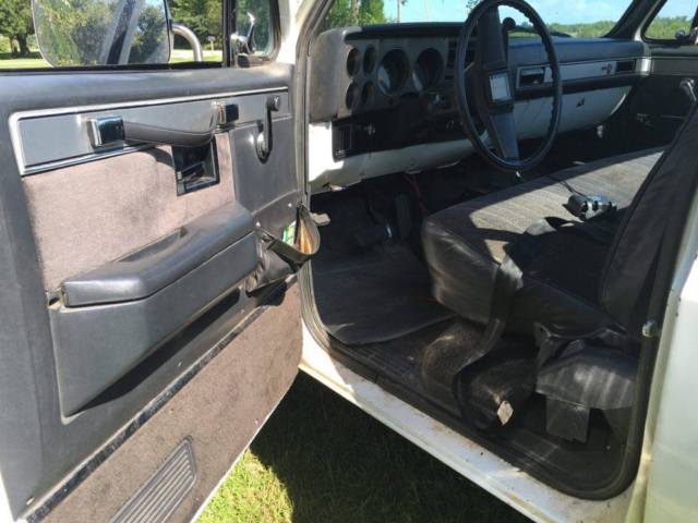 1987 White Chevrolet Silverado 1500 LWB PICKUP