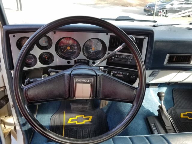 1987 White Chevrolet C/K Pickup 1500 Standard Cab Pickup