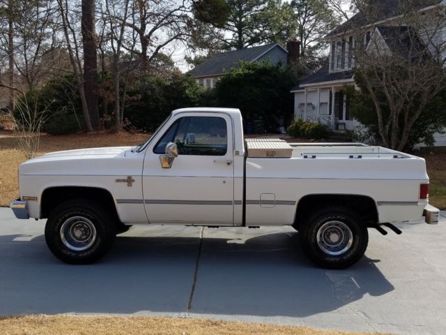 1987 White Chevrolet C/K Pickup 1500 Standard Cab Pickup