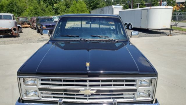 1987 Black Chevrolet C-10 pickup