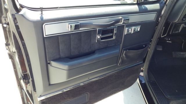 1987 Black Chevrolet C-10 pickup