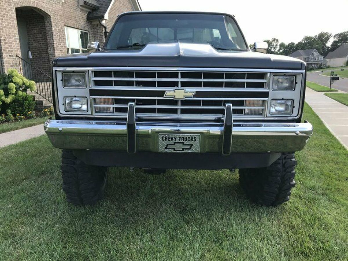 1987 Black Chevrolet Silverado 1500 Truck