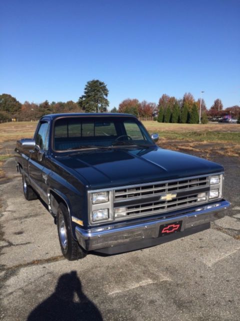 1987 Blue Chevrolet C-10 Standard Cab Pickup