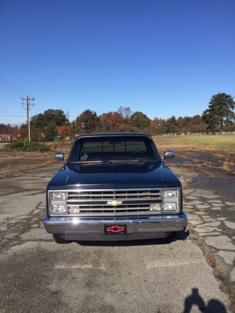 1987 Blue Chevrolet C-10 Standard Cab Pickup
