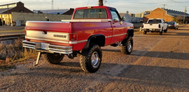1987 Red Chevrolet C/K Pickup 1500