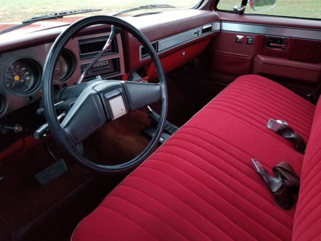 1986 Red Chevrolet Silverado 1500 Standard Cab Pickup