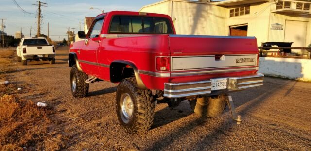 1987 Red Chevrolet C/K Pickup 1500