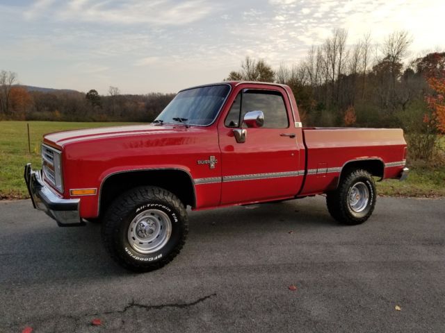 1987 Red Chevrolet Silverado 1500 Standard Cab Pickup