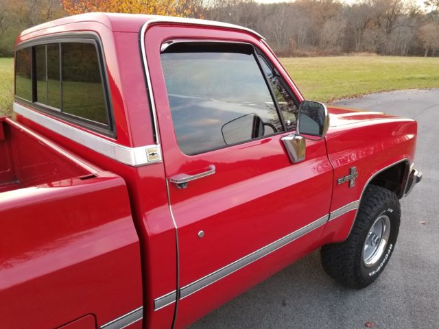 1987 Red Chevrolet Silverado 1500 Standard Cab Pickup