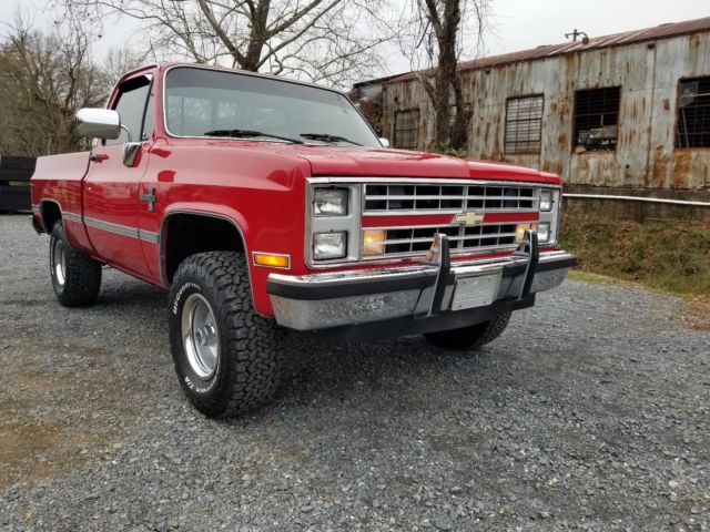1987 Red Chevrolet Silverado 1500 Standard Cab Pickup