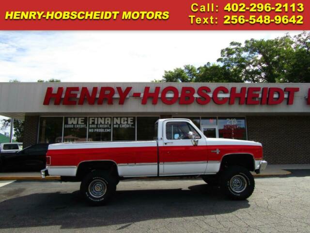 1987 Red Chevrolet Silverado 1500 --