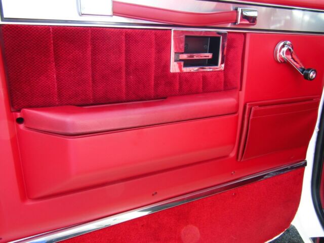 1987 Red Chevrolet Silverado 1500 --