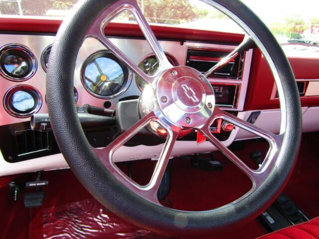 1987 Red Chevrolet Silverado 1500 --