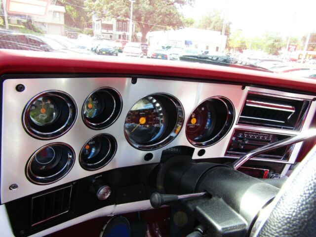 1987 Red Chevrolet Silverado 1500 --