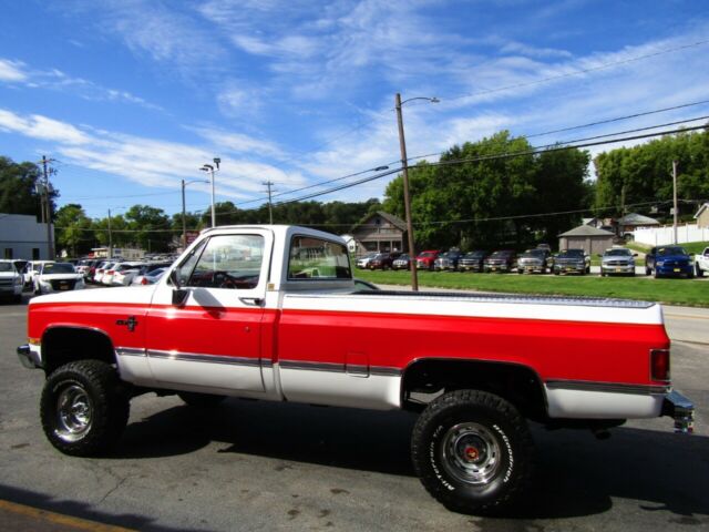 1987 Red Chevrolet Silverado 1500 --