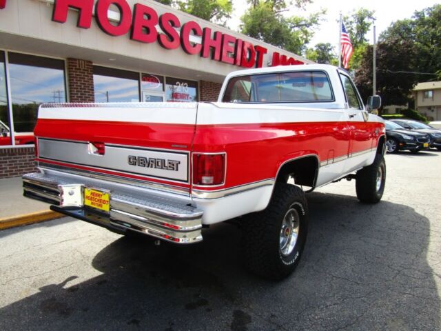 1987 Red Chevrolet Silverado 1500 --