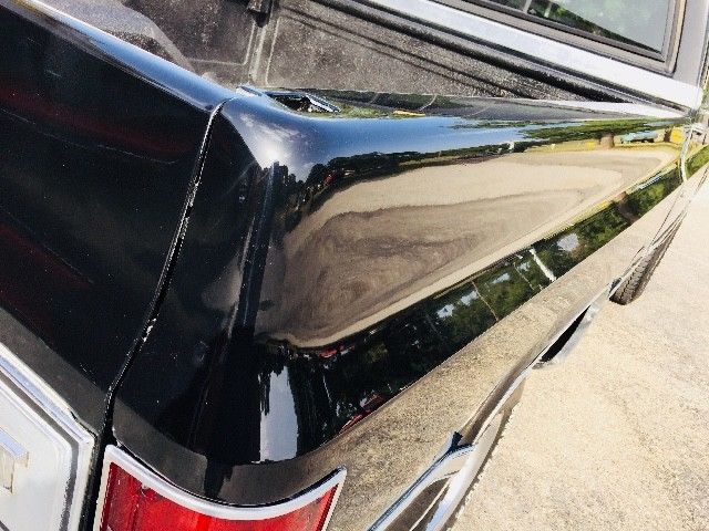 1987 Black Chevrolet V10 --