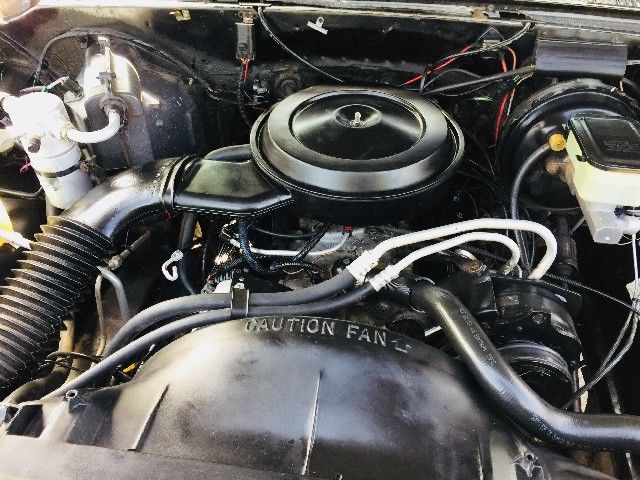 1987 Black Chevrolet V10 --