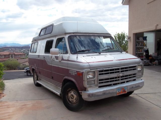 1987 White Chevrolet G20 Van Van Camper