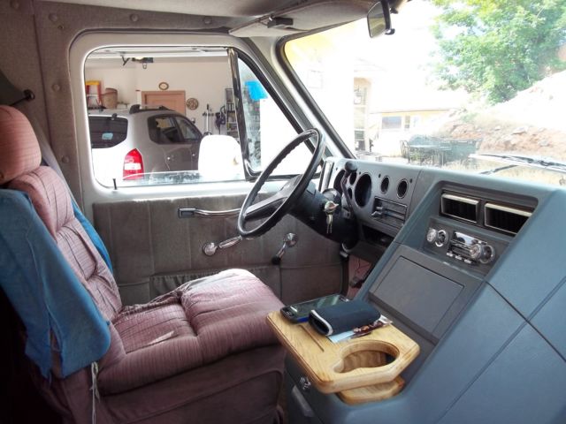 1987 White Chevrolet G20 Van Van Camper