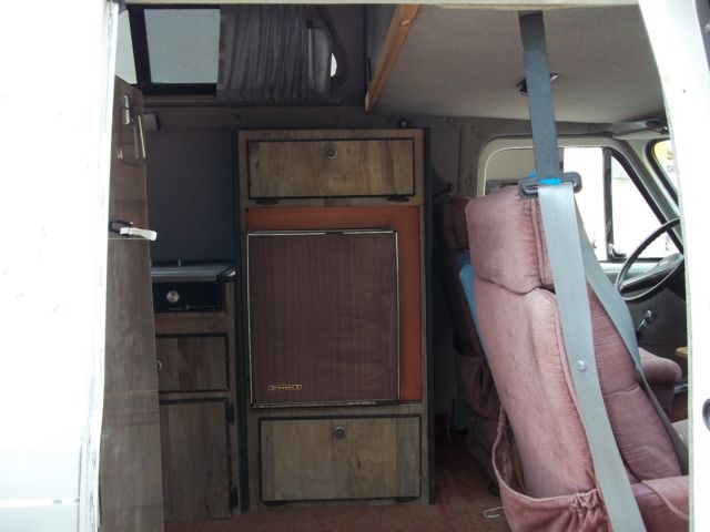 1987 White Chevrolet G20 Van Van Camper