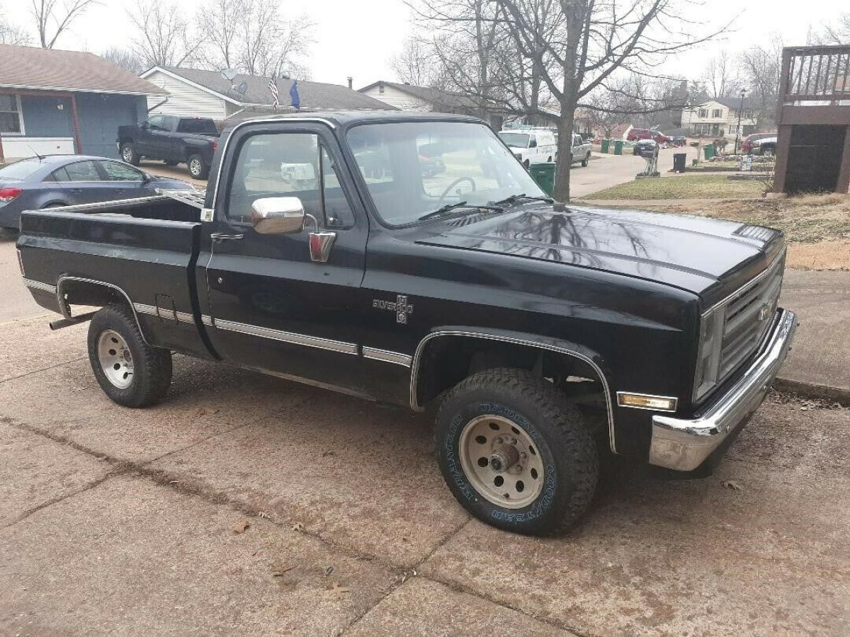 1987 Black Chevrolet Silverado 1500 Pickup (Truck)
