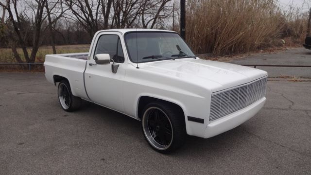 1987 White Chevrolet C-10