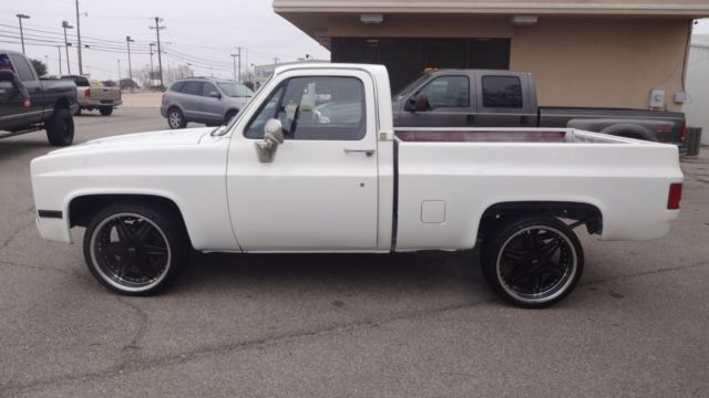 1987 White Chevrolet C-10