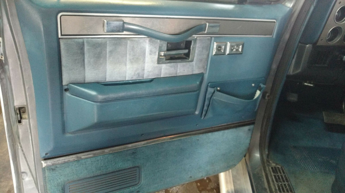 1987 Blue Chevrolet C-10 Standard Cab Pickup