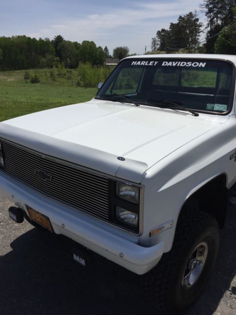 1987 White Chevrolet C-10