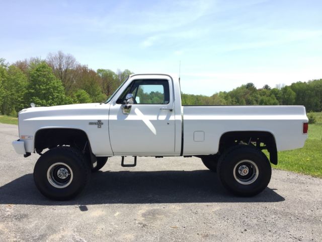 1987 White Chevrolet C-10