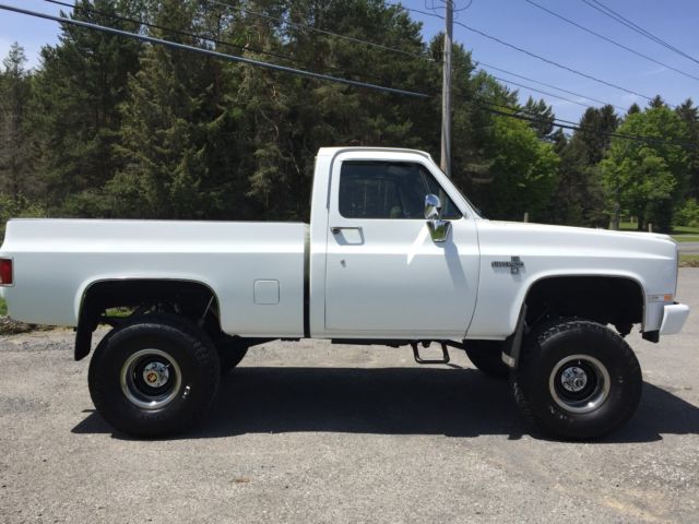 1987 White Chevrolet C-10