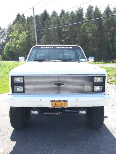 1987 White Chevrolet C-10