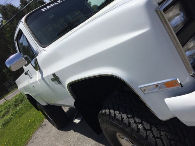 1987 White Chevrolet C-10