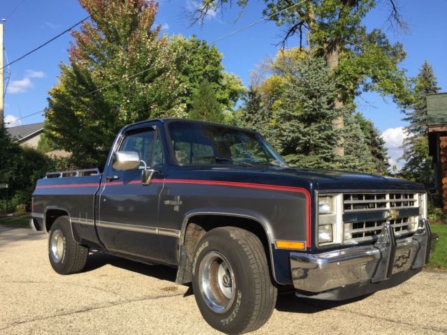 1987 White Chevrolet C-10 Standard Cab Pickup