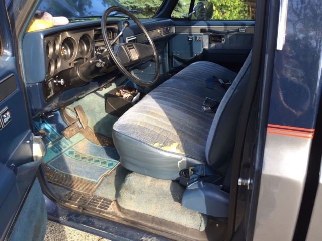 1987 White Chevrolet C-10 Standard Cab Pickup