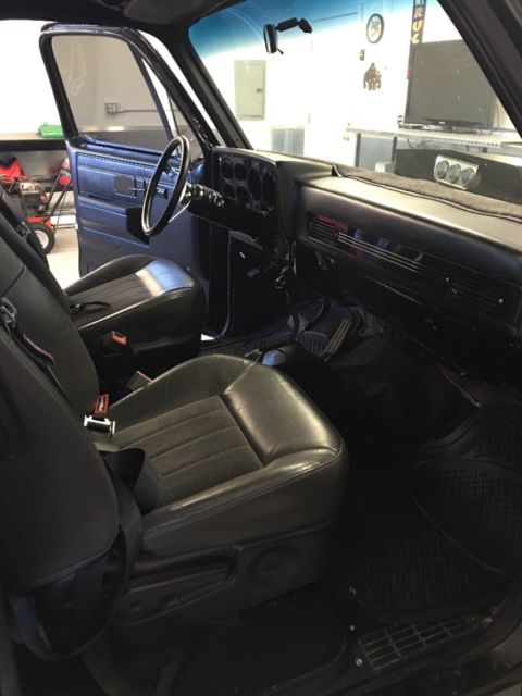 1987 White Chevrolet C-10 Standard Cab Pickup