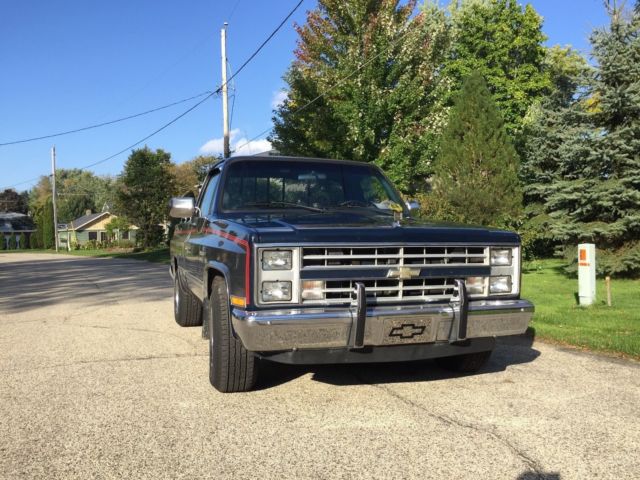 1987 White Chevrolet C-10 Standard Cab Pickup